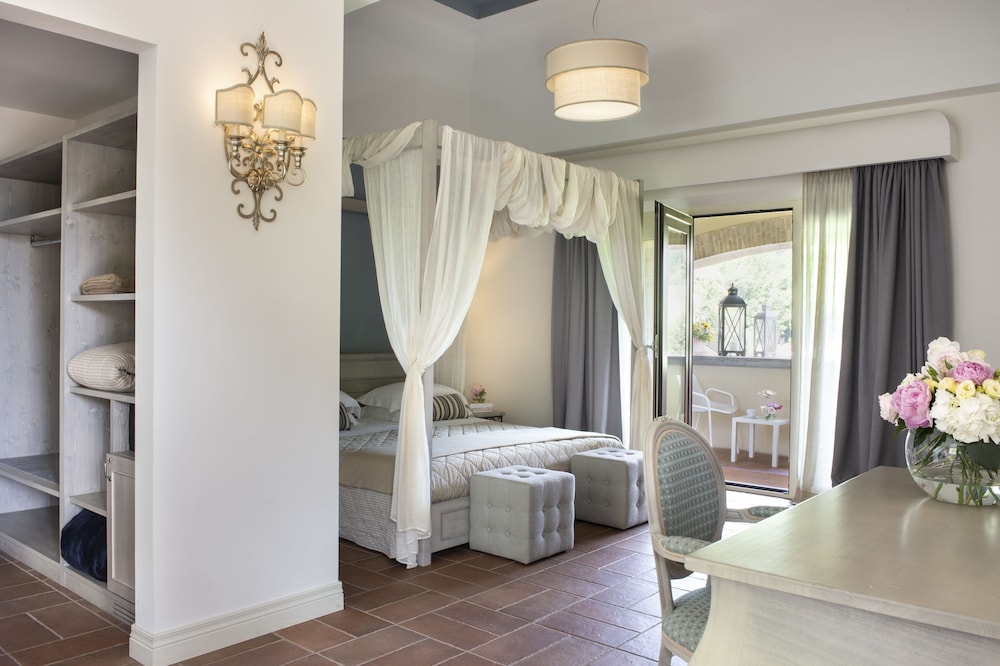 Romantic Suite, 1 King Bed, Vineyard View, Annex Building photo 2