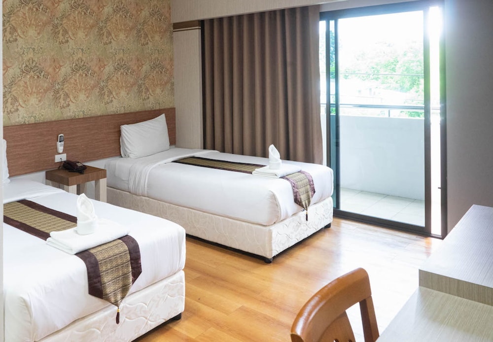 Standard Twin Room - Photo 4