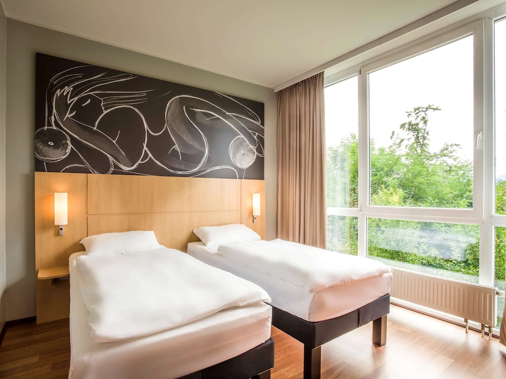 Standard Room, 2 Twin Beds photo 2