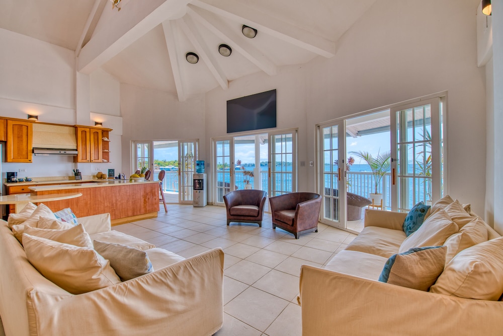 Three Bedroom Penthouse photo 2