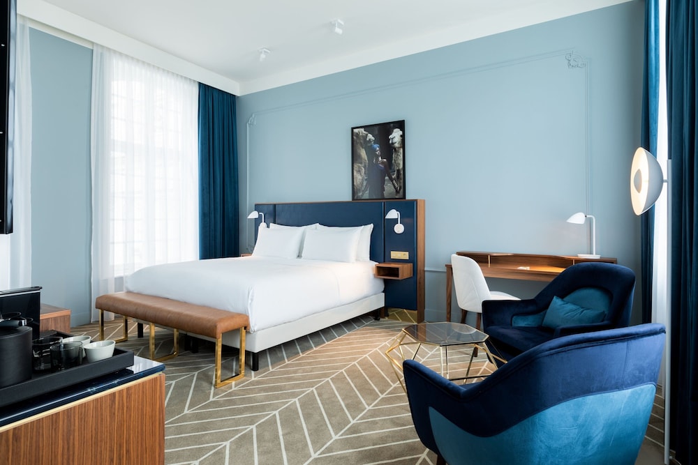 Junior Suite, 1 Bedroom - Photo 2
