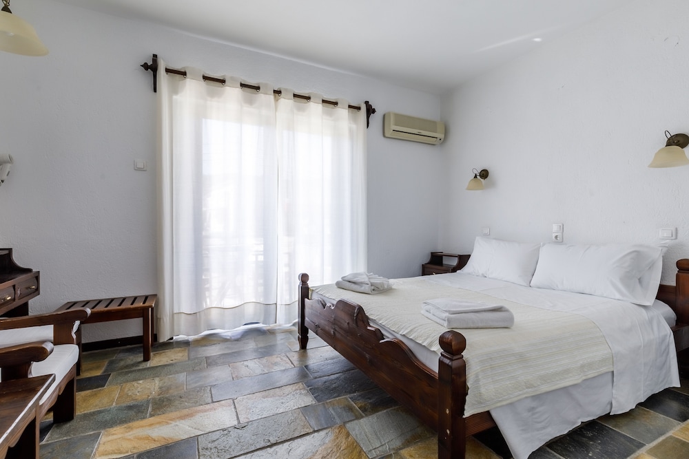 Quarto Económico, 1 cama de casal