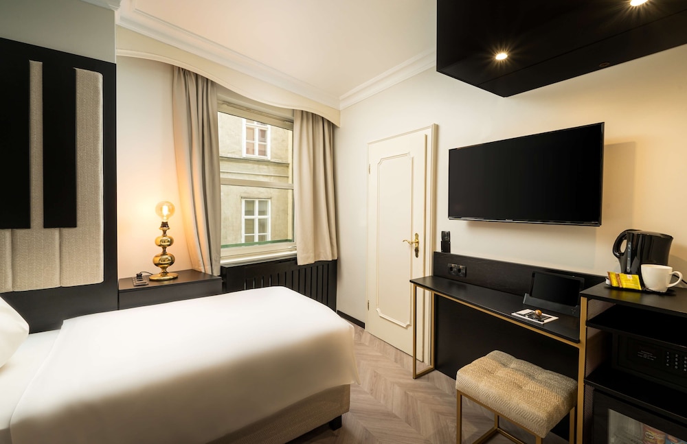 Single Room photo 2