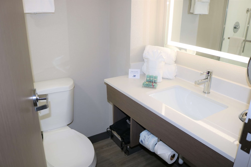 Standard Room, 2 Queen Beds, Accessible, Refrigerator & Microwave (Refrigerator & Microwave) - Photo 3