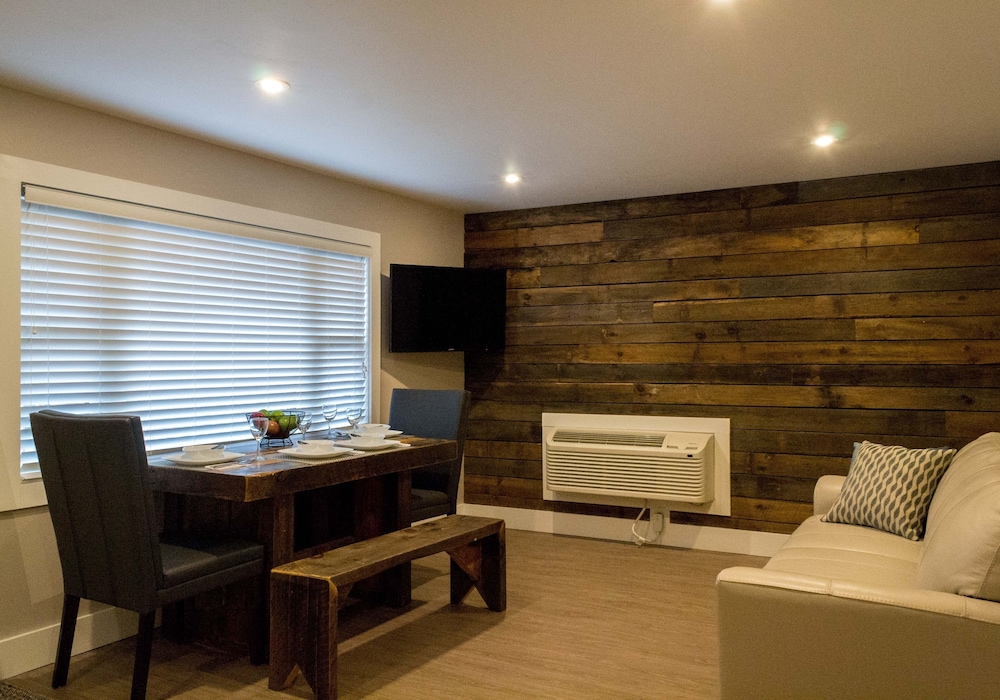 The Cabin photo 3