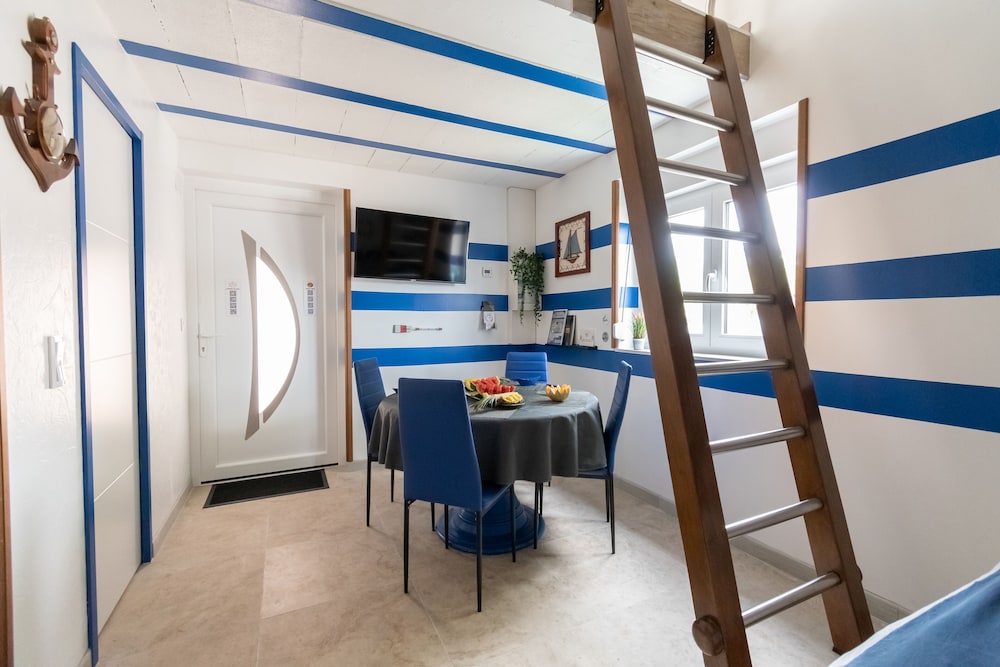 Blue Marine Apartment - Photo 8