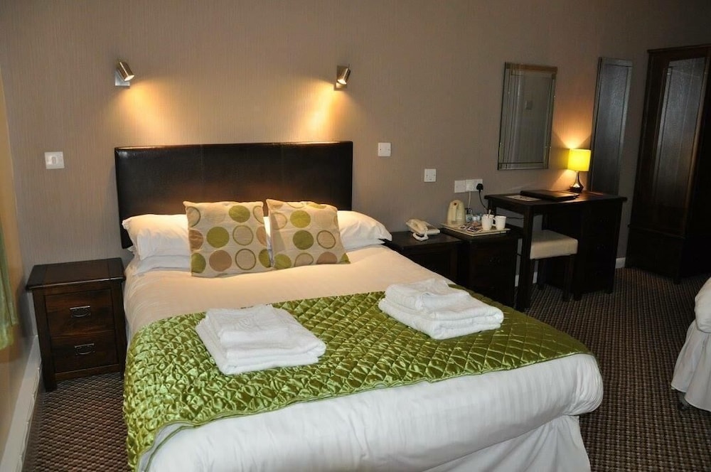 Family Room - Photo 2
