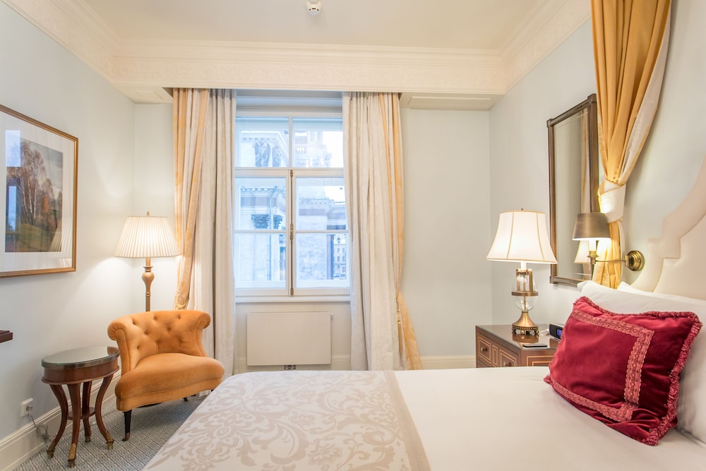 Four Seasons Room with a View photo 3