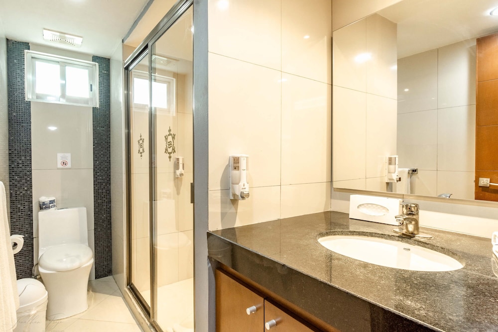 Junior Suite, Hot Tub - Photo 13