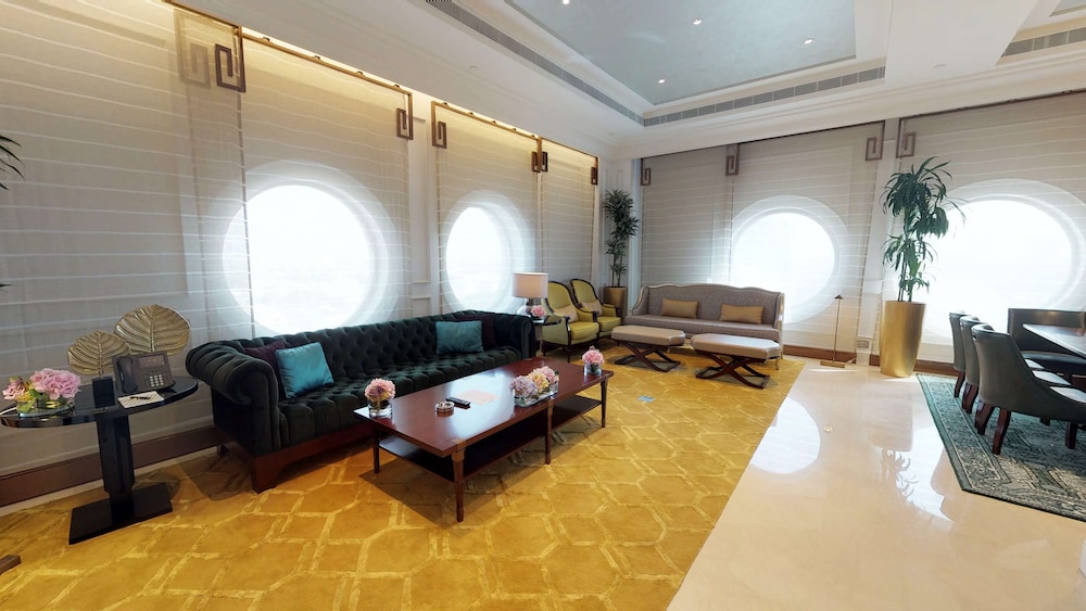 Presidential Suite, 1 King Bed thumbnail 5