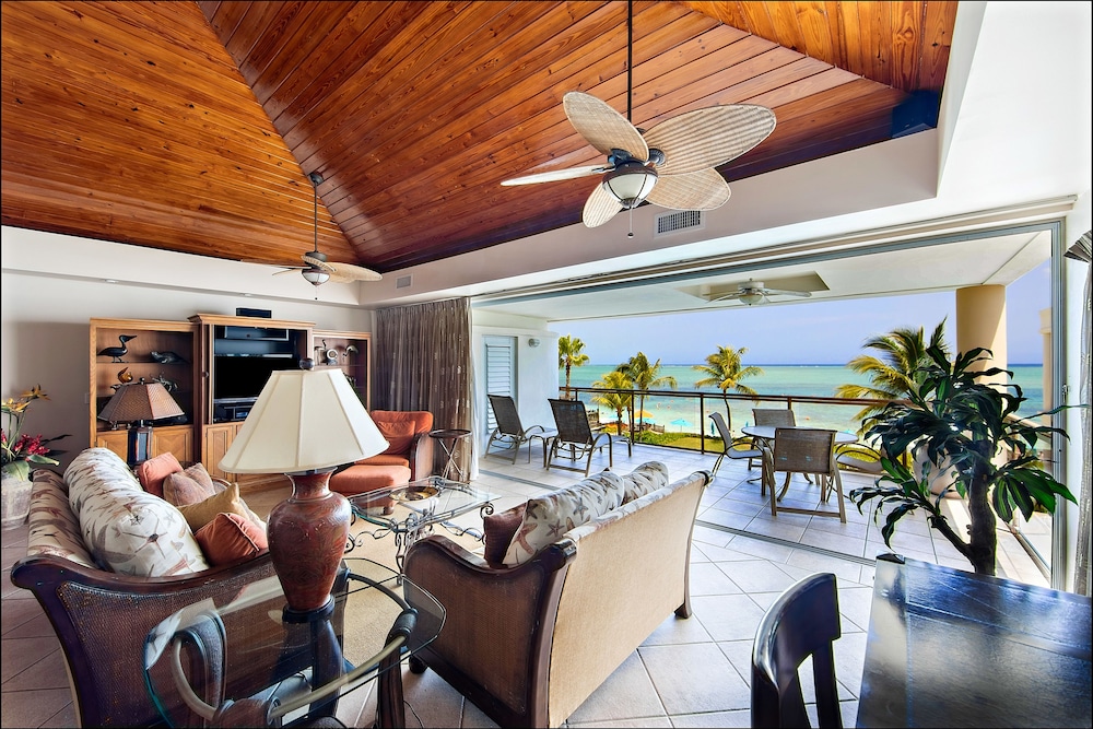 2-Bedroom Oceanfront (2312) photo 1
