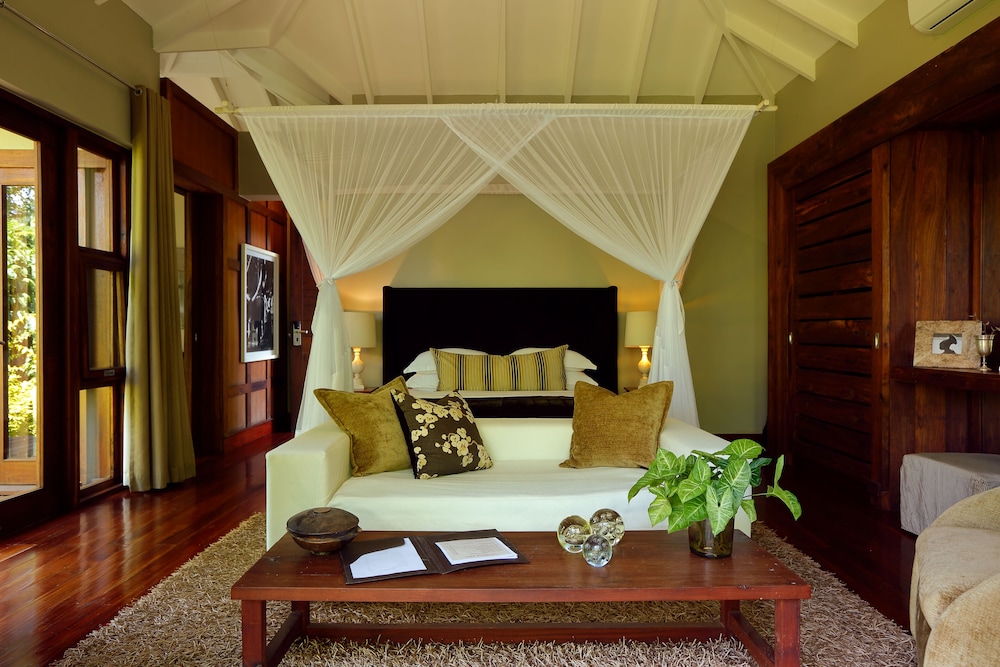 Luxury Room, 1 Queen Bed, Balcony photo 2
