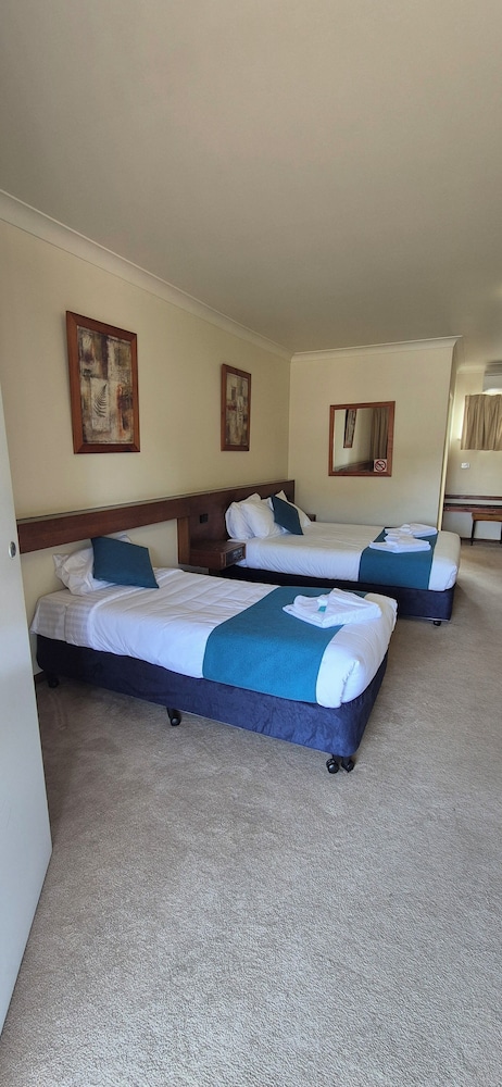 Standard Double or Twin Room photo 3