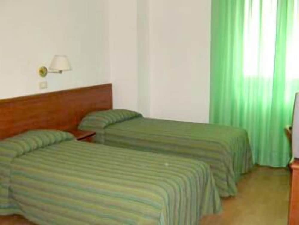 Standard Double Room Single Use photo 2