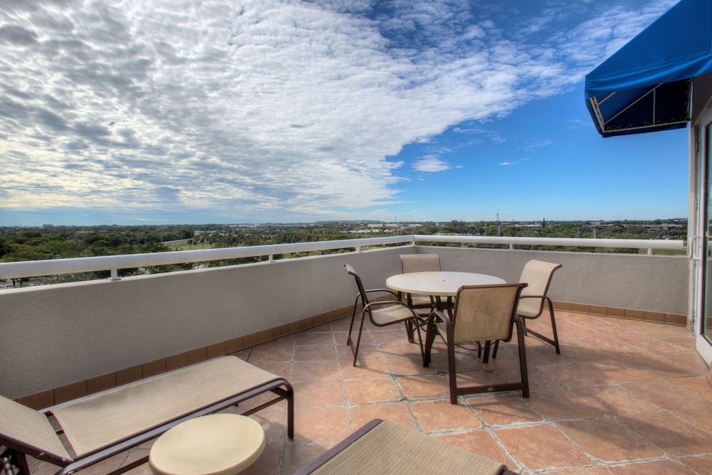 Duplex, 1 King Bed (2 Balcony)