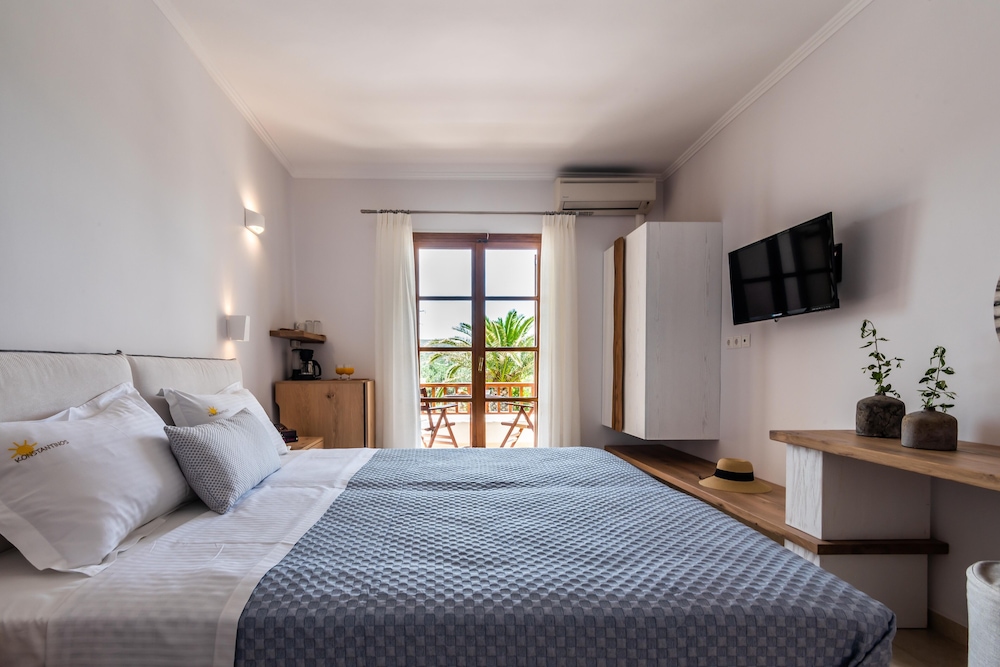 Triple Room, Garden View photo 3