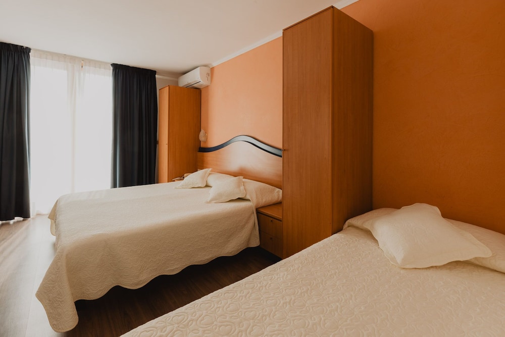 Triple Room - Photo 5