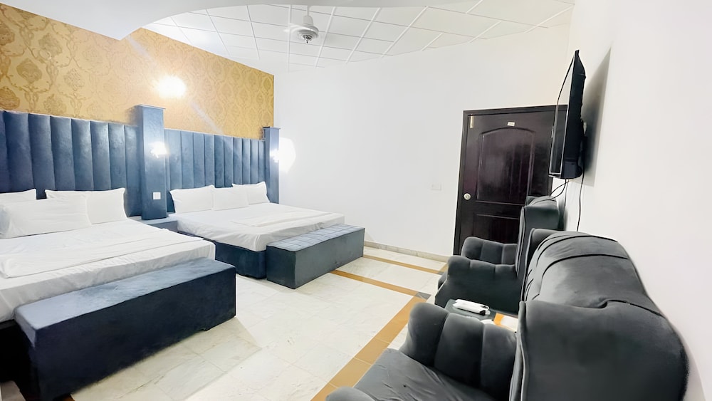 Deluxe Quadruple Room, City View