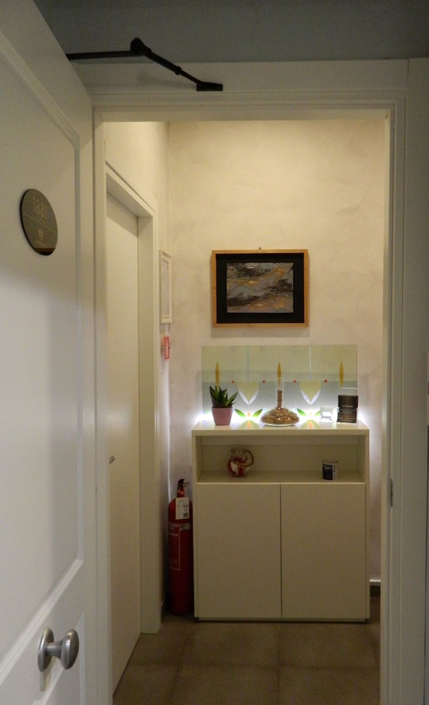 Superior Triple Room, Courtyard View photo 2