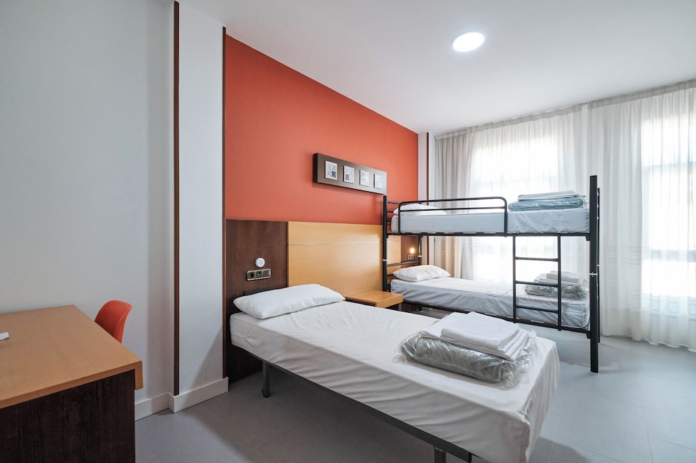 Basic Triple Room photo 2