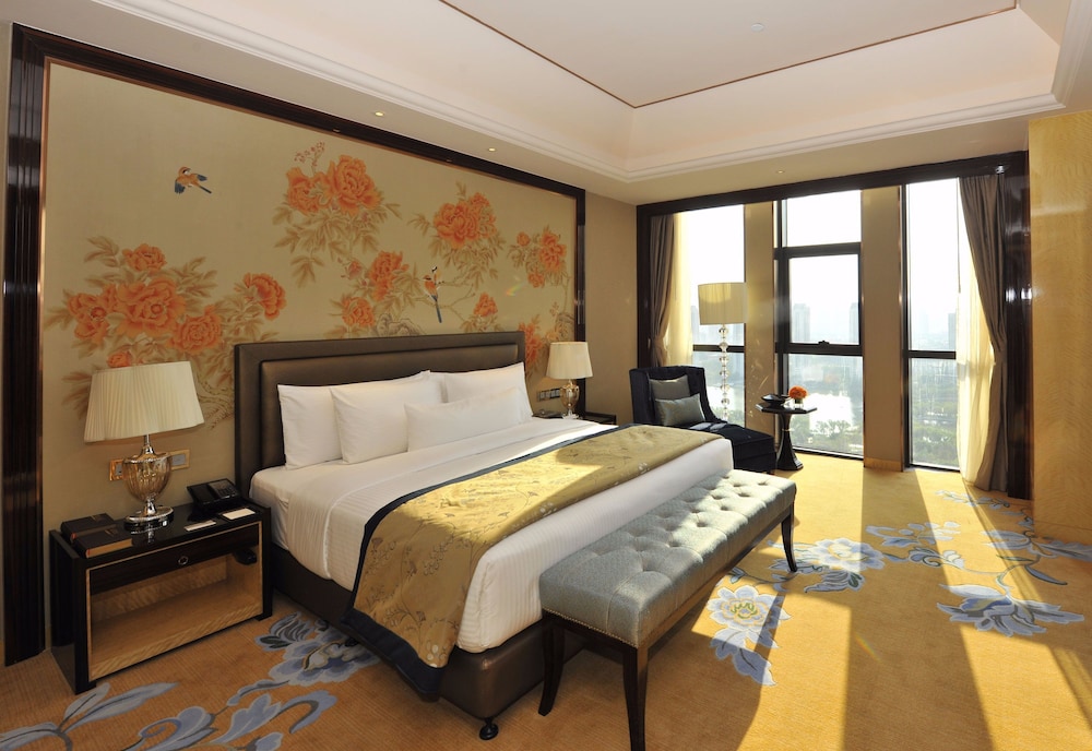 Grand Deluxe King Room photo 3
