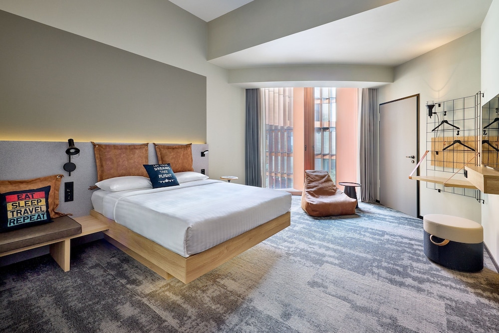Standard Room, 1 Queen Bed, City View - Photo 7