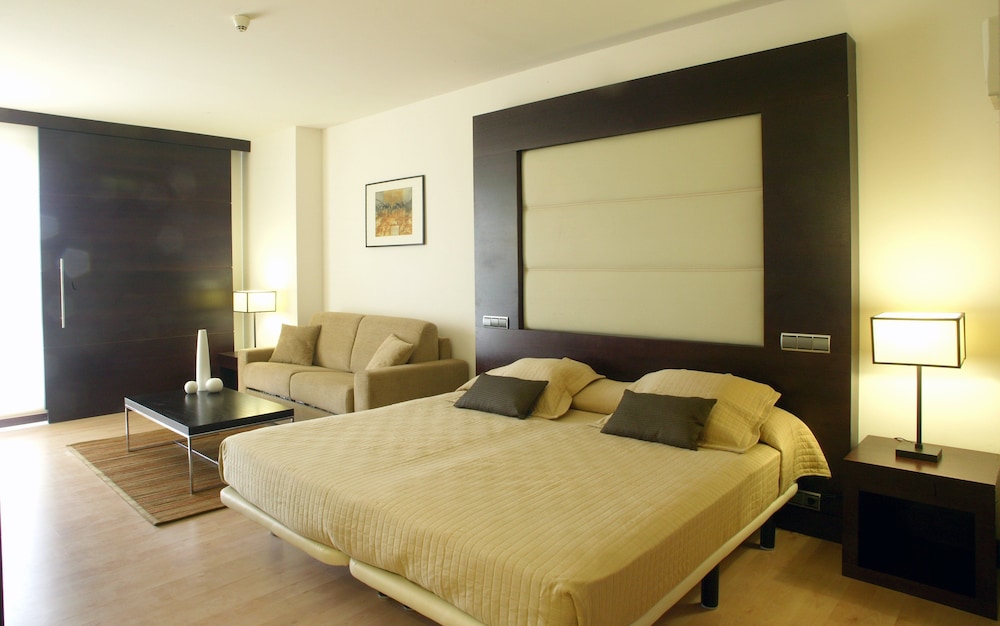 Standard Double Room Single Use - Photo 4