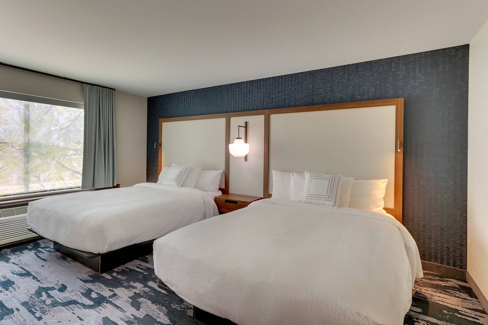 Room, 2 Queen Beds photo 1