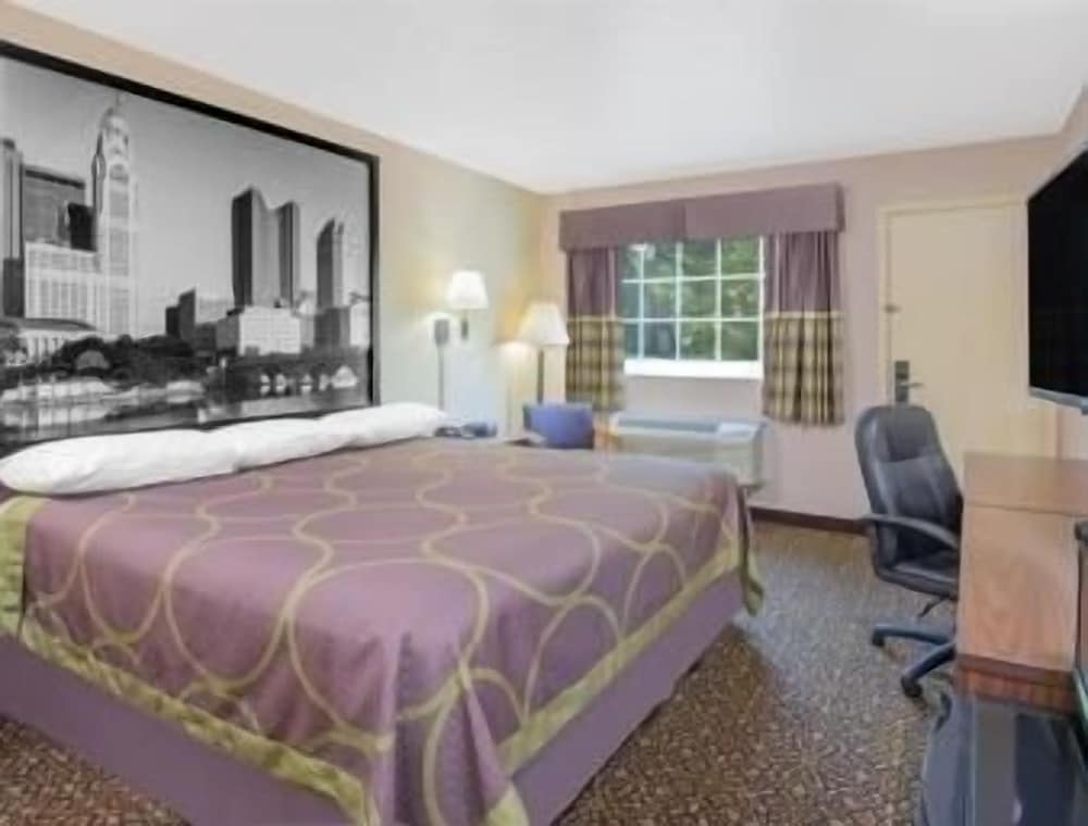 Room, 1 King Bed, Non Smoking - Photo 3