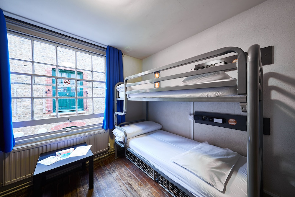 Private 4 Bed Dorm with Shared Bathroom photo 1