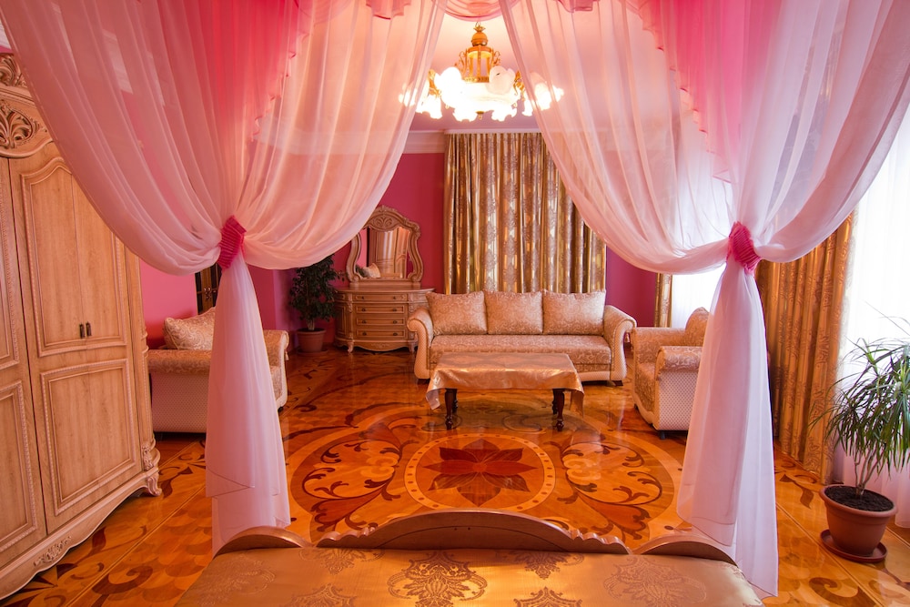 Romantic Room, 1 King Bed photo 2