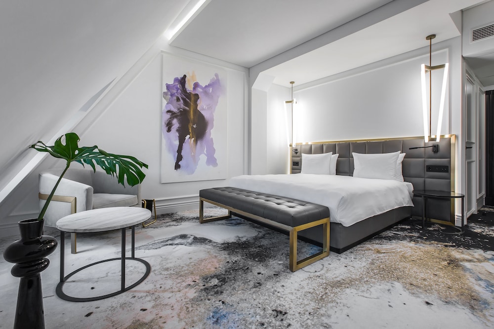 Standard Room, 1 Queen Bed