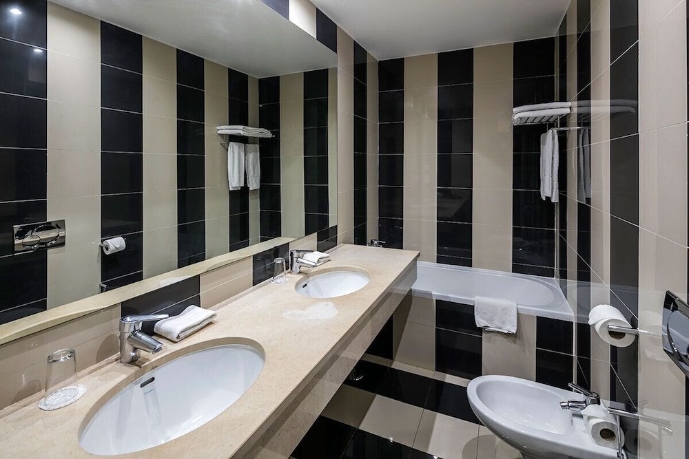 Executive Double Room, Sea View - Photo 7