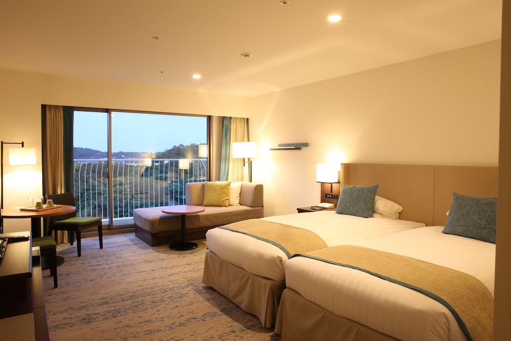 [High Floor] Superior Twin Room with Balcony, Non Smoking - Photo 4