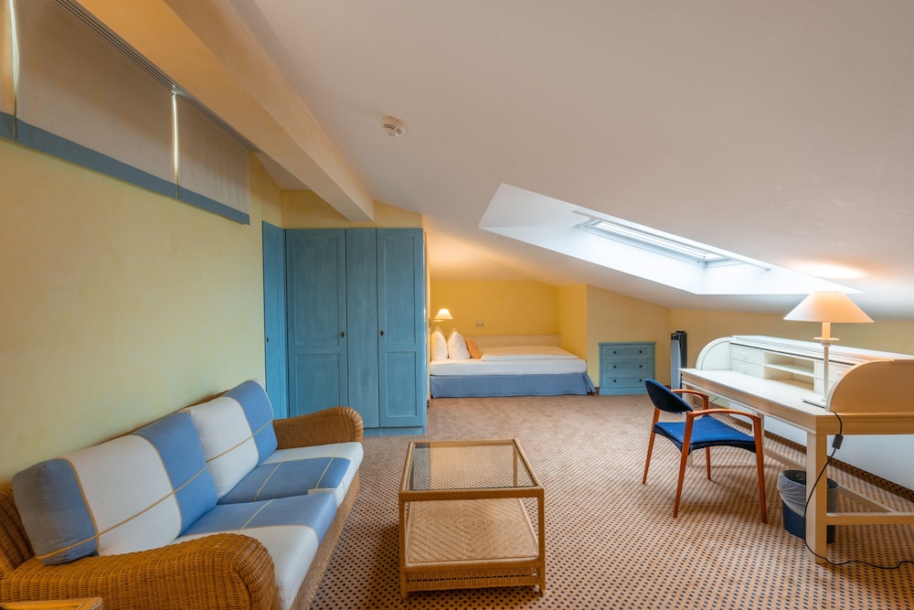 Signature Penthouse, 2 Bedrooms (Maisonette) photo