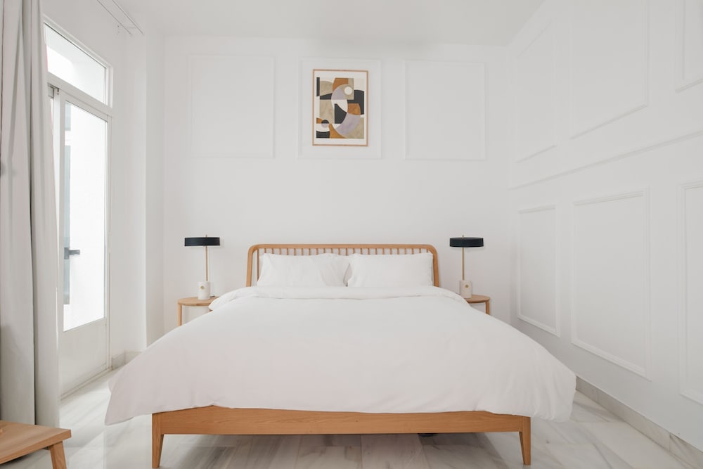Studio, 1 Queen Bed, Courtyard View photo 2