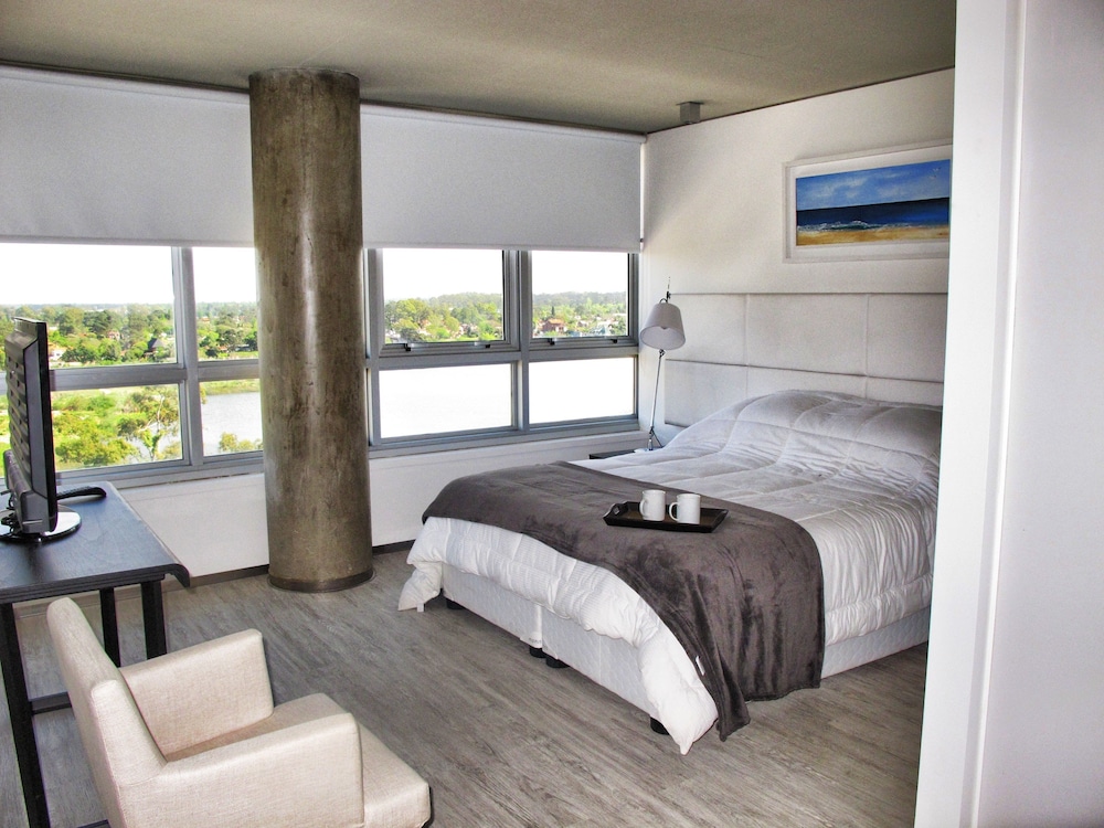 Deluxe Apartment photo 2