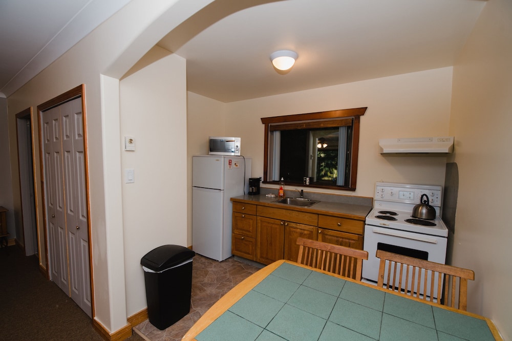 Classic Double Room, 2 Double Beds, Kitchen, Lagoon View photo 2