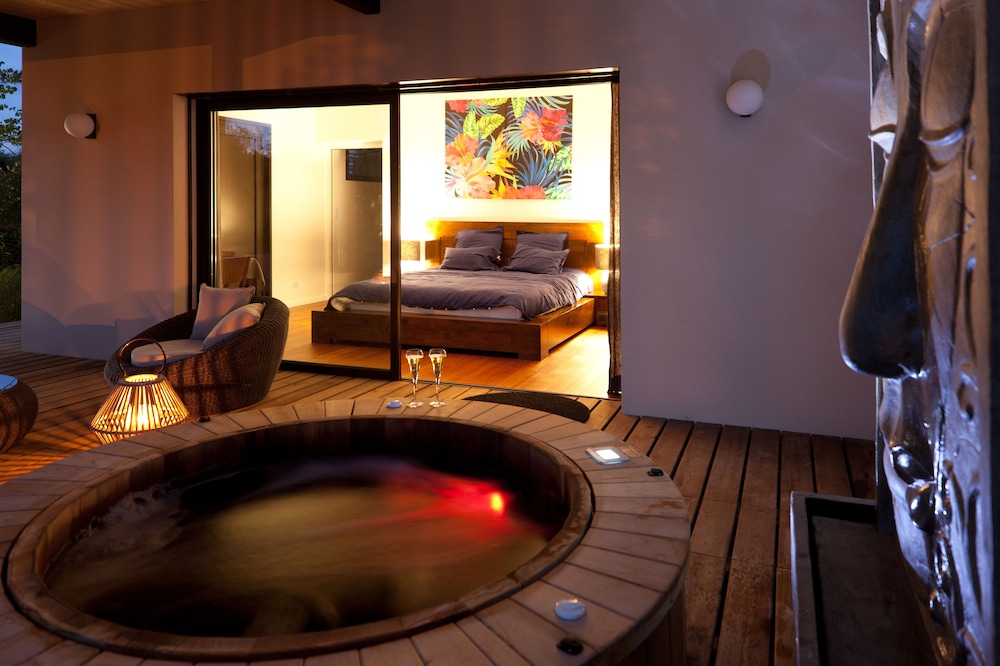 Luxury Suite, 1 King Bed, Fireplace photo 1