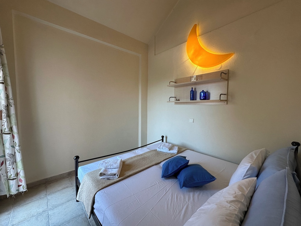 House, 3 Bedrooms, Balcony, Garden View photo 2
