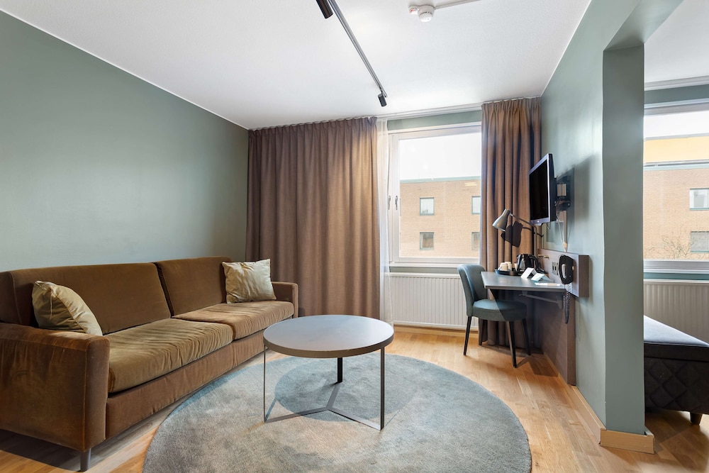 Suite, 1 King Bed, Non Smoking (Living Room;with Sofabed) - Photo 3