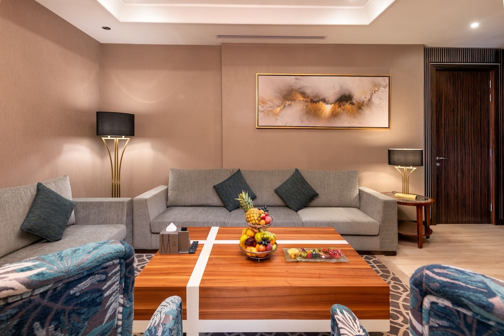 Diamond Suite - Photo 1