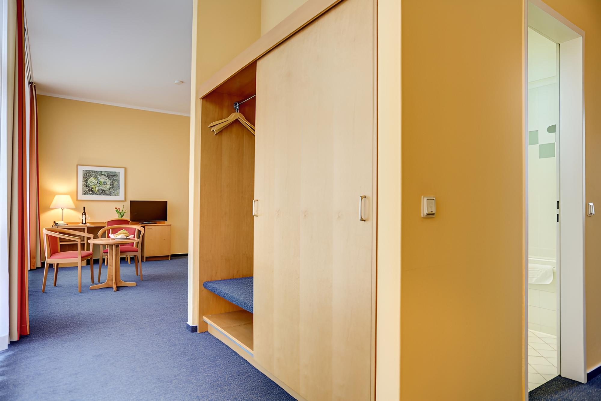 Standard Triple Room, Multiple Beds photo 1