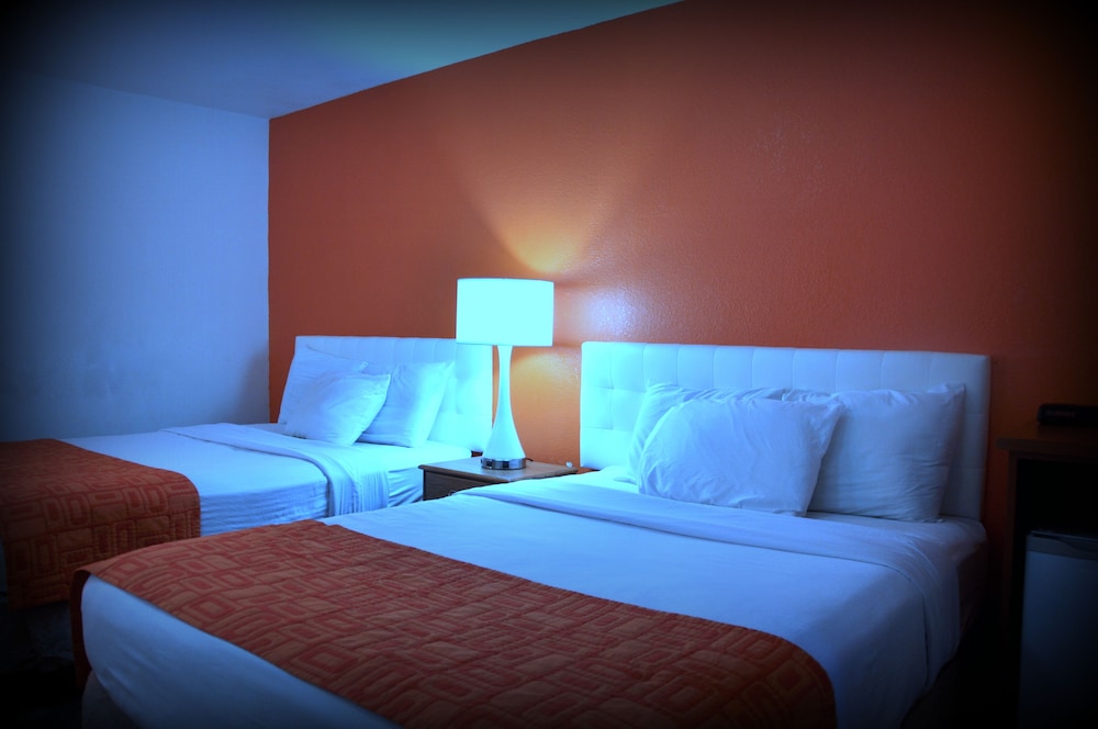 Efficiency, Room, 2 Queen Beds, Non Smoking - Photo 4