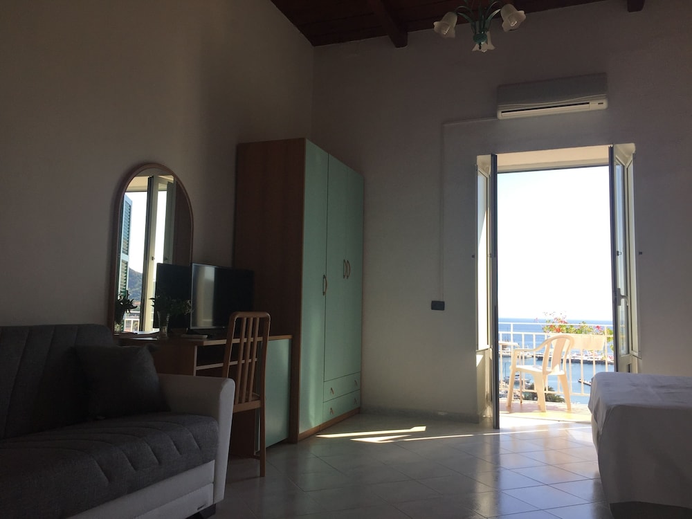 Superior Triple Room, Mountain View photo 1