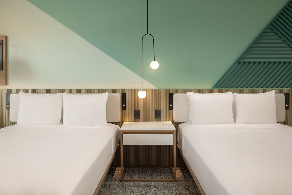 Room, 2 Queen Beds (Island View) - Photo 4