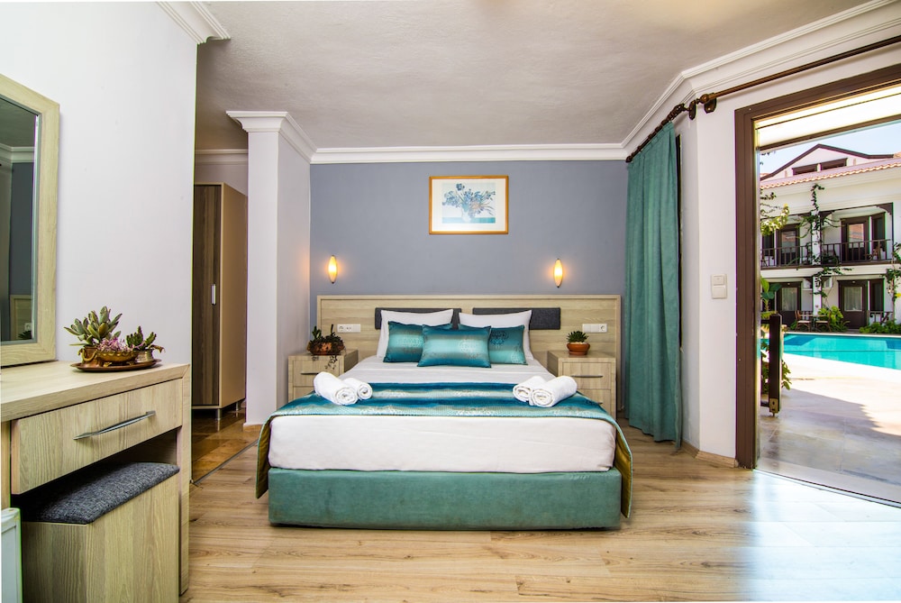 Standard Room, Pool View - Photo 1
