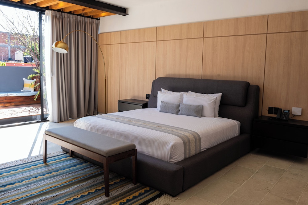 Deluxe Suite, City View photo 1