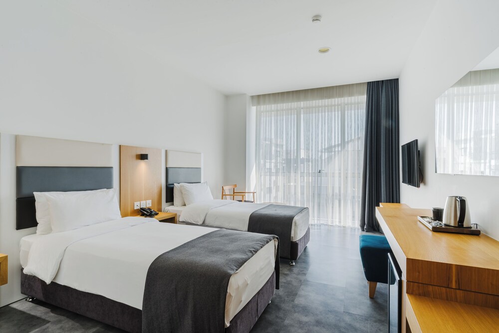 Deluxe Twin Room, City View