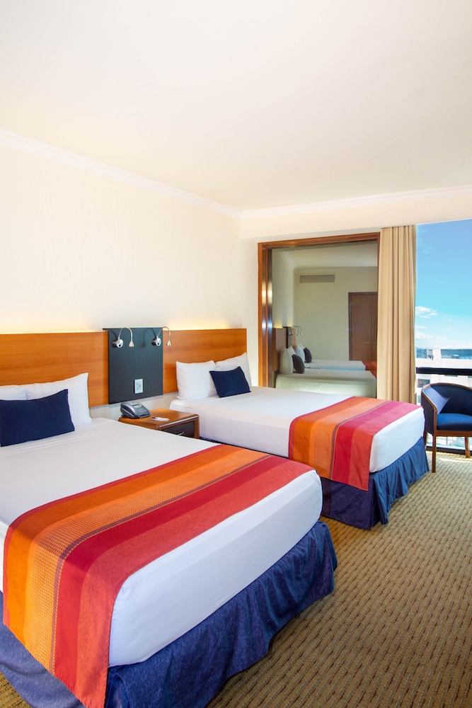 Executive Room, 2 Double Beds - Photo 6